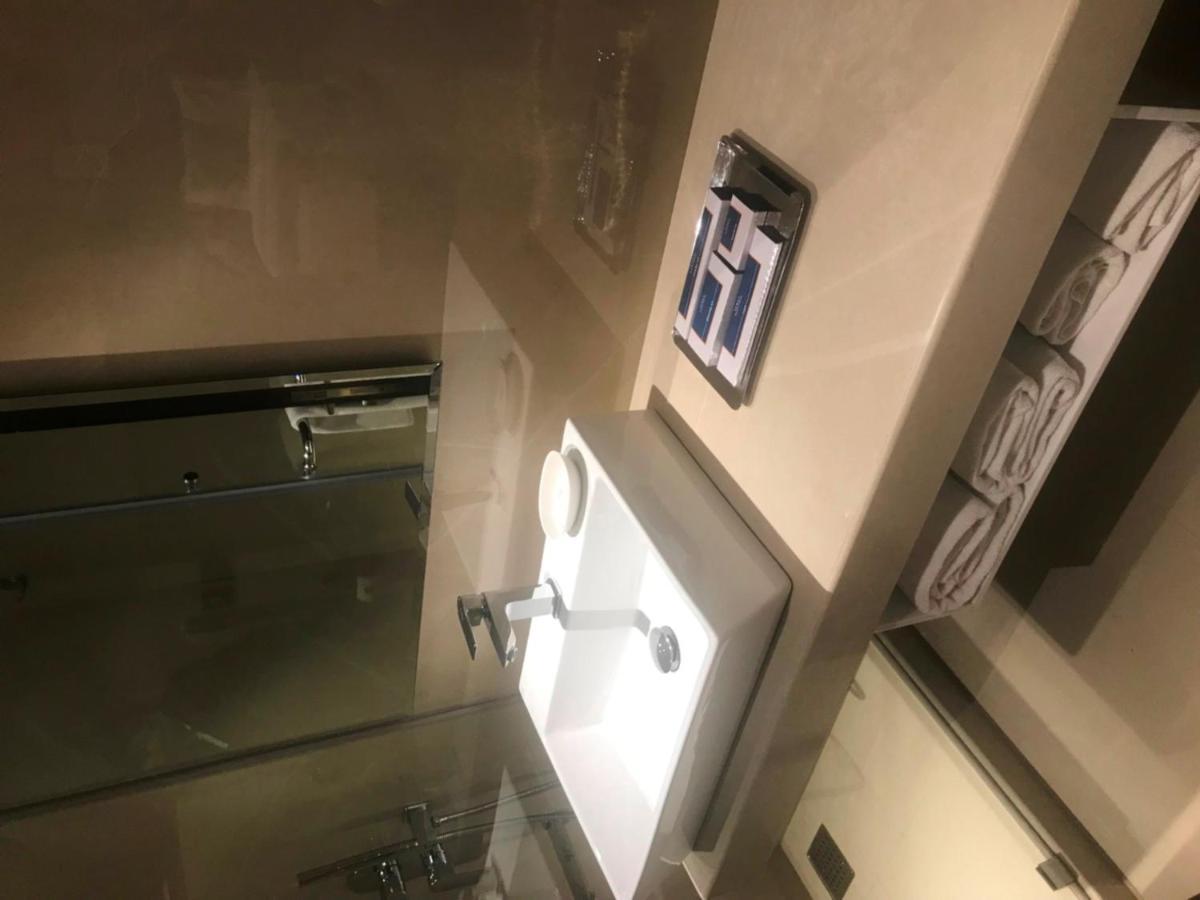 The International By Tunga Hotel Mumbai Exterior photo