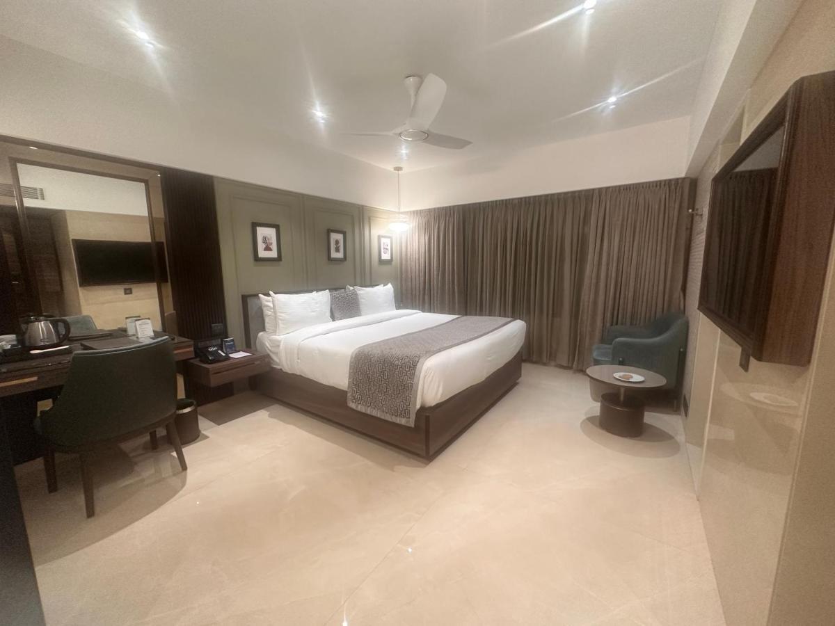 The International By Tunga Hotel Mumbai Exterior photo