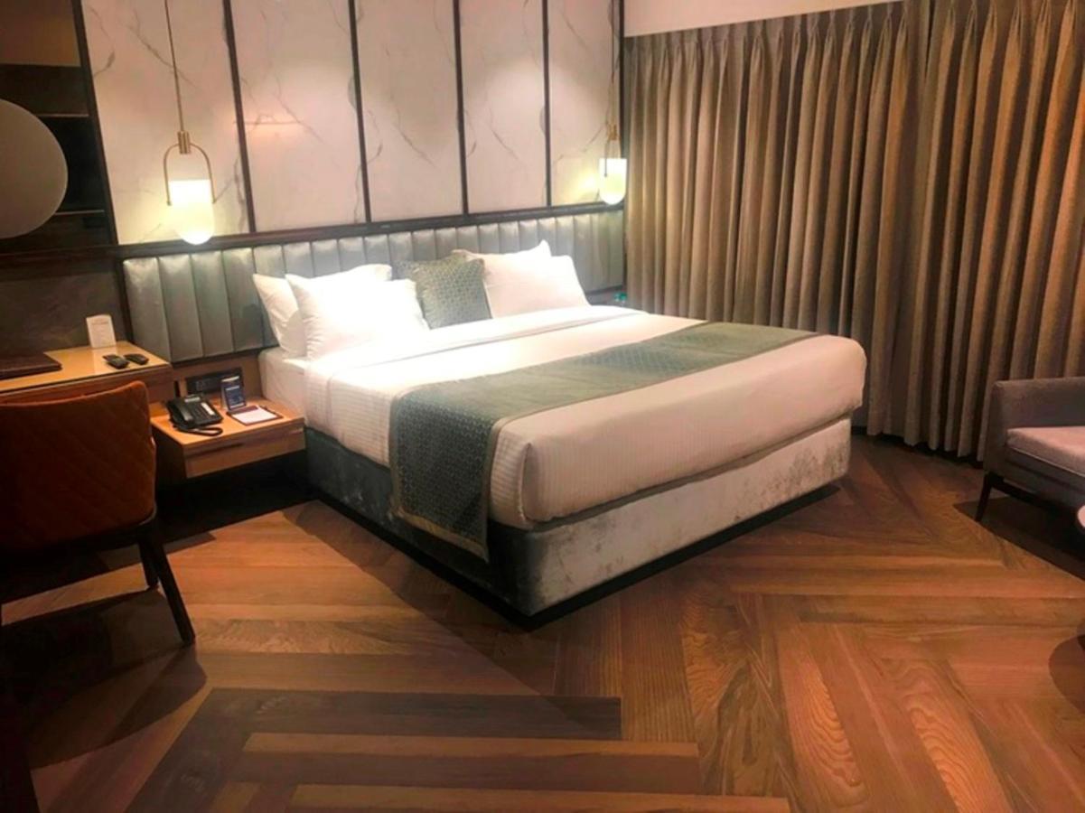 The International By Tunga Hotel Mumbai Exterior photo