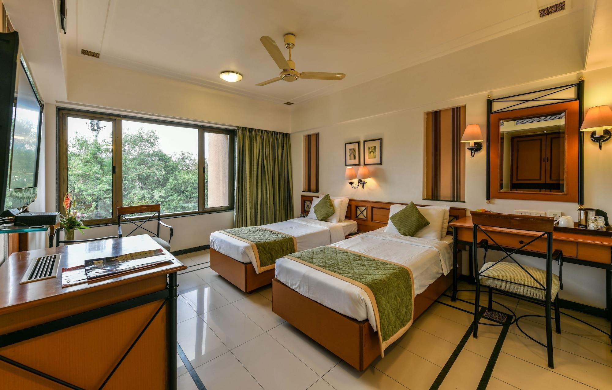The International By Tunga Hotel Mumbai Exterior photo