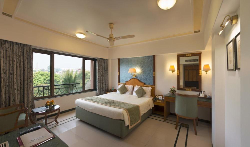 The International By Tunga Hotel Mumbai Exterior photo