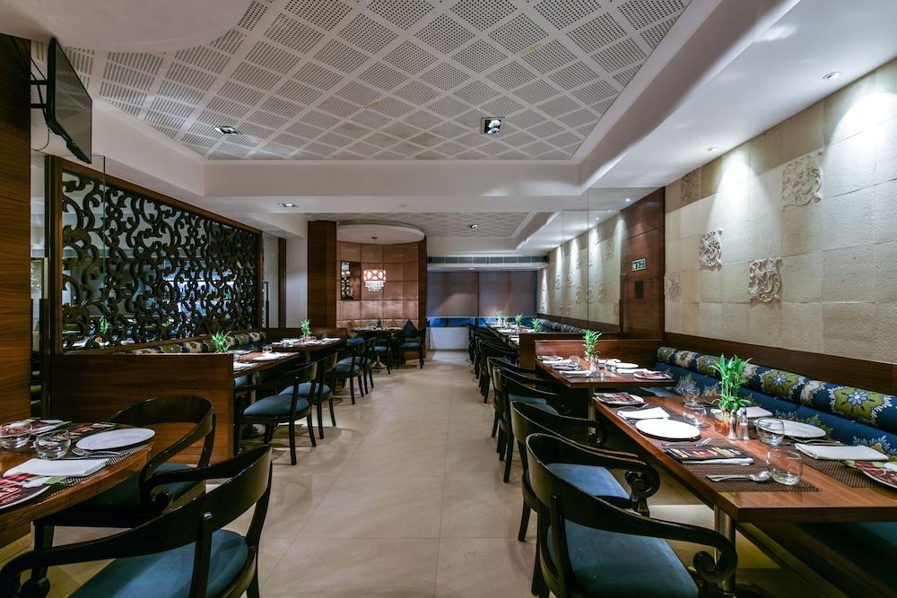 The International By Tunga Hotel Mumbai Exterior photo