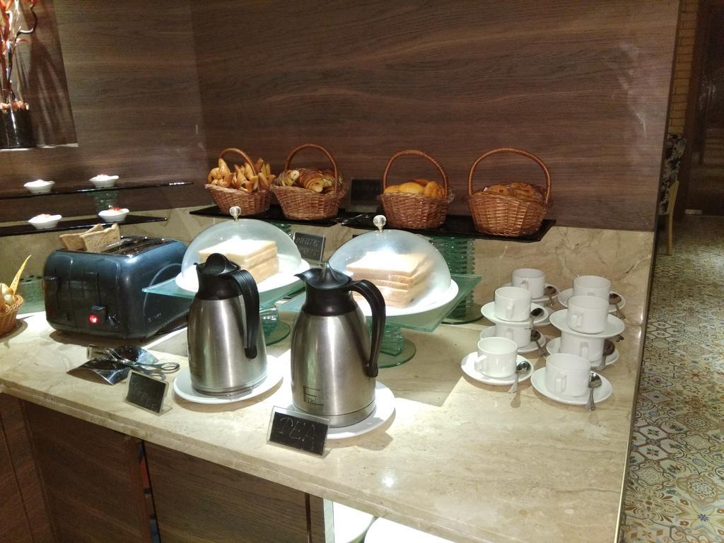 The International By Tunga Hotel Mumbai Exterior photo