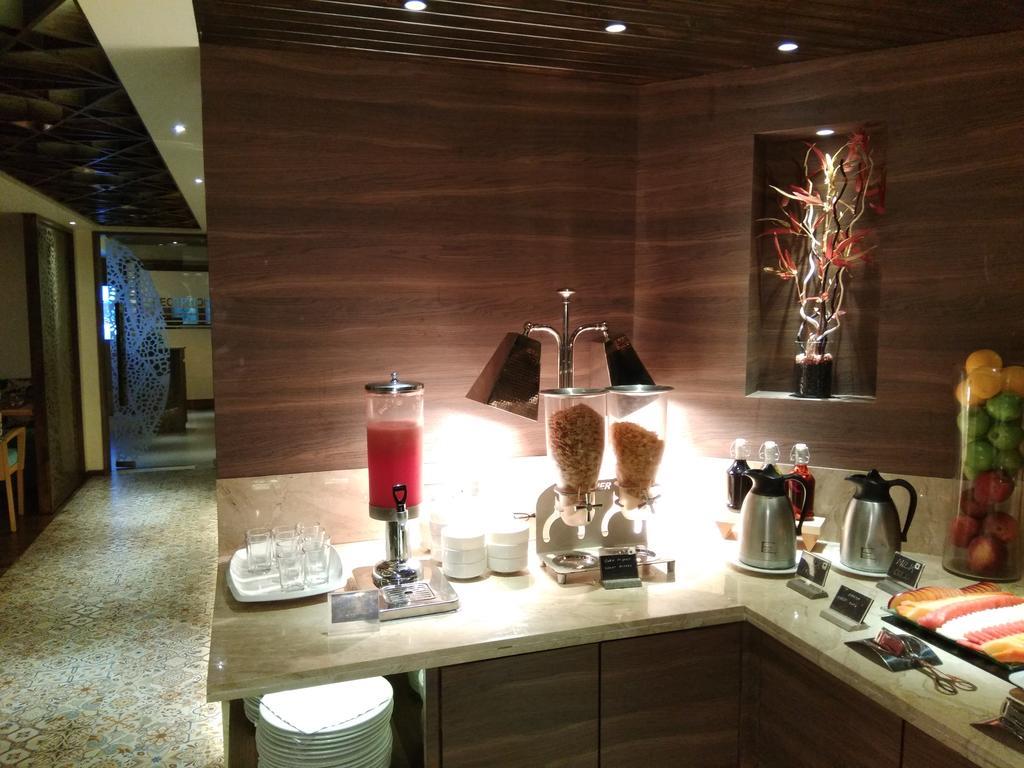 The International By Tunga Hotel Mumbai Exterior photo