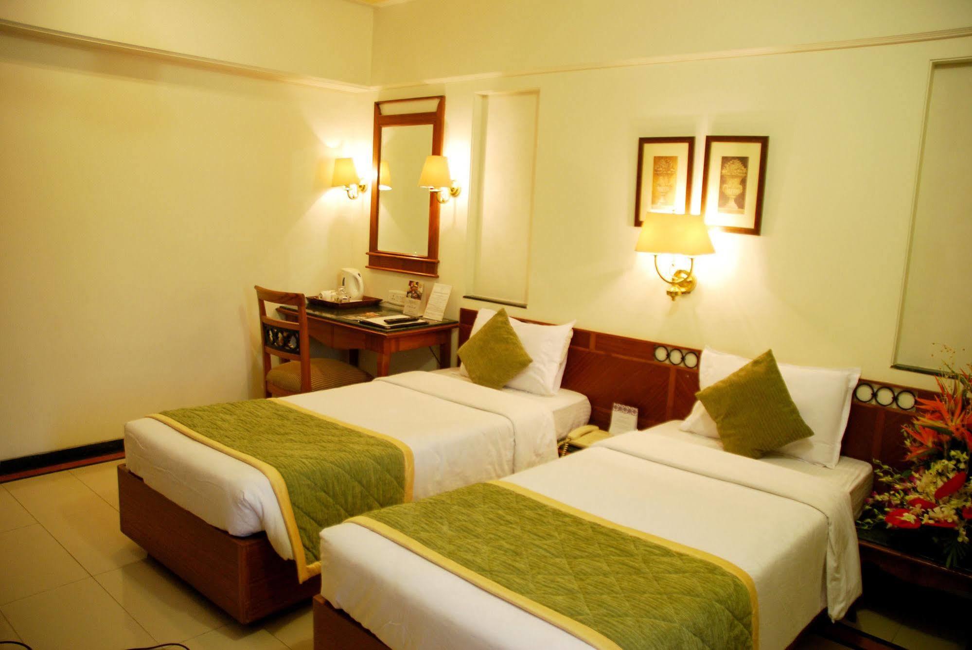 The International By Tunga Hotel Mumbai Exterior photo