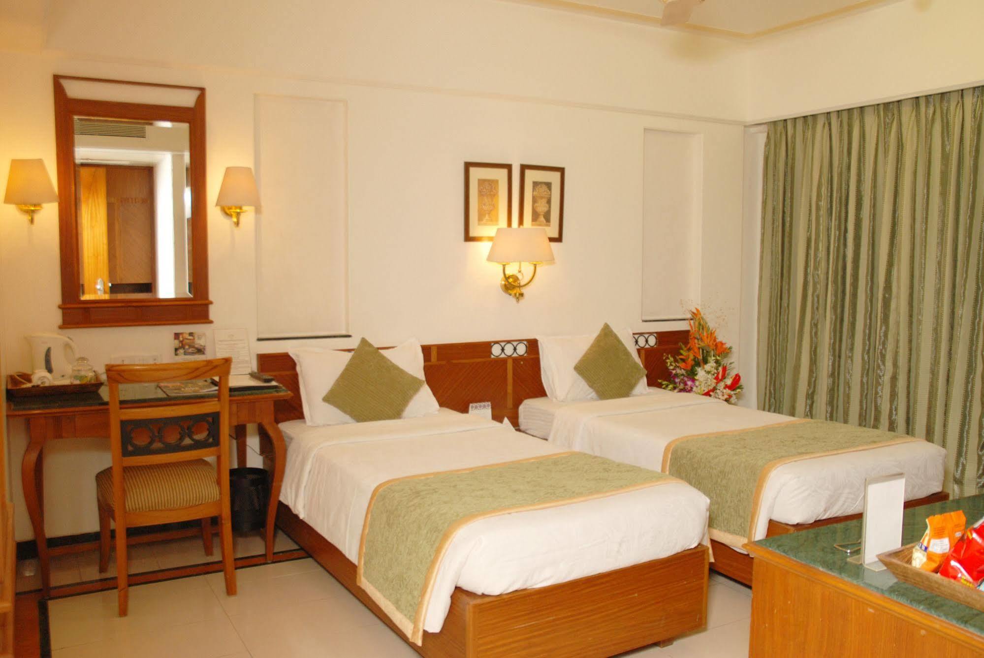 The International By Tunga Hotel Mumbai Exterior photo