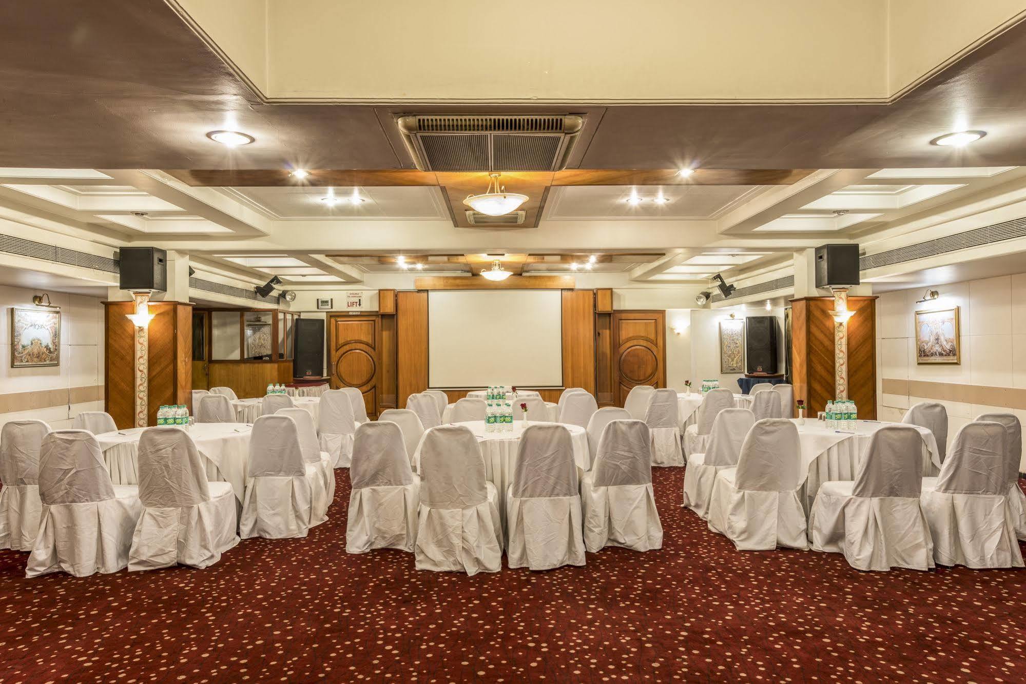 The International By Tunga Hotel Mumbai Exterior photo